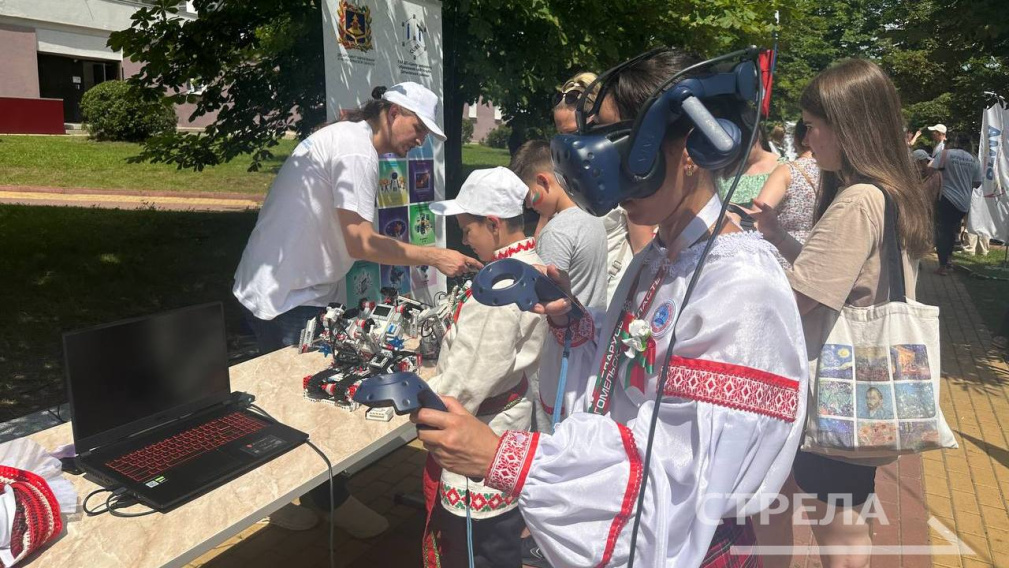 В Брянске на фестивале «Славянское единство» организовали работу молодежных площадок