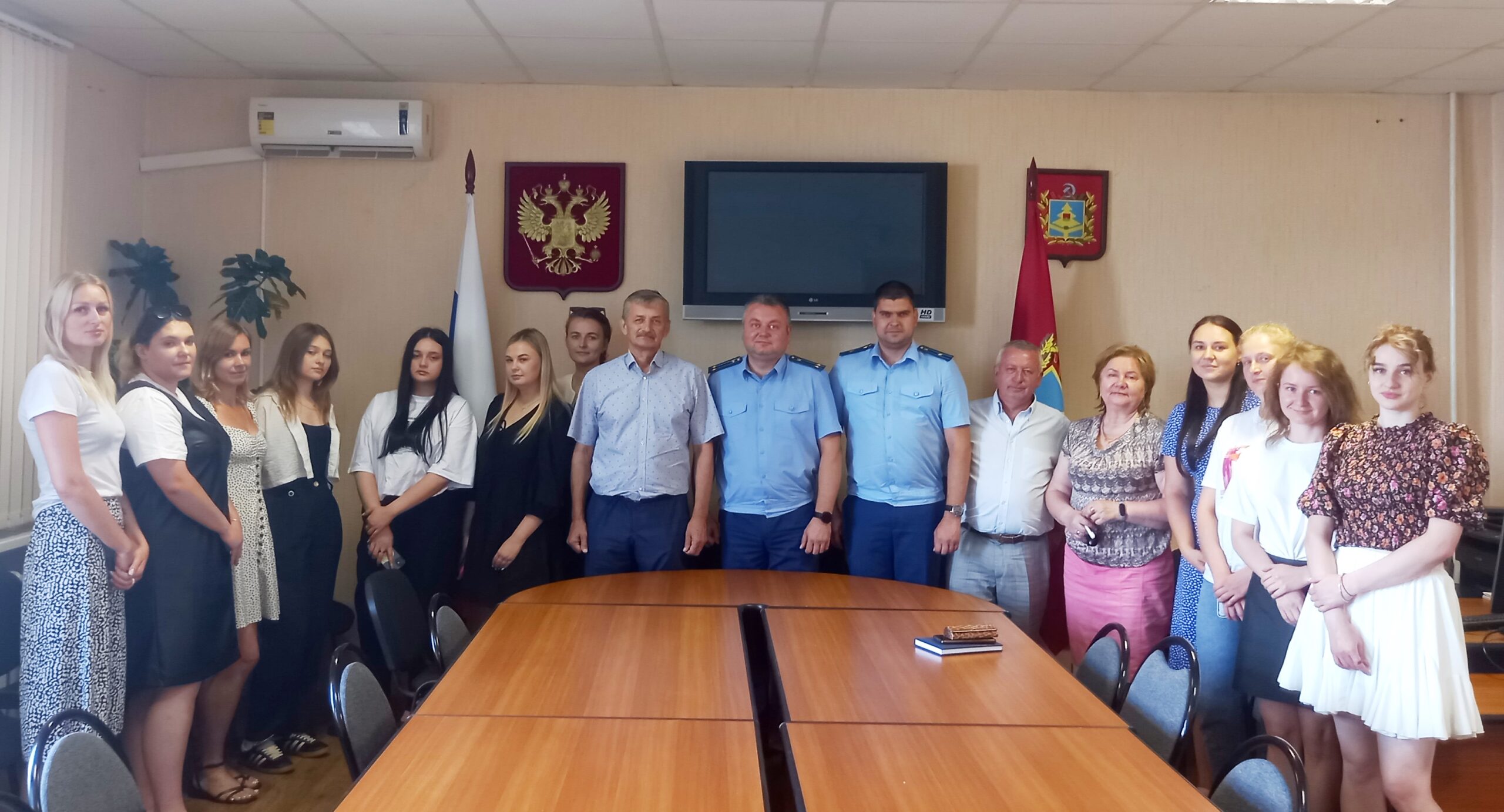 Прокуратура Навлинского района встретилась с представителями молодежи