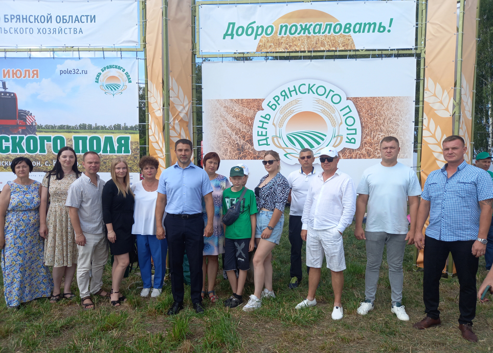 Навлинская делегация принимает участие в агровыставке  «День Брянского поля»