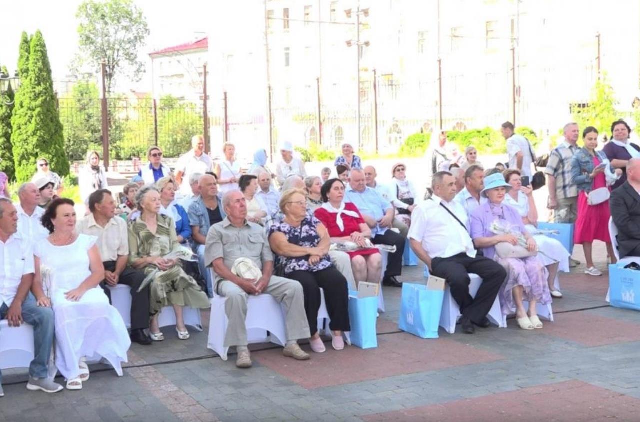 На Брянщине чествовали семьи-долгожители