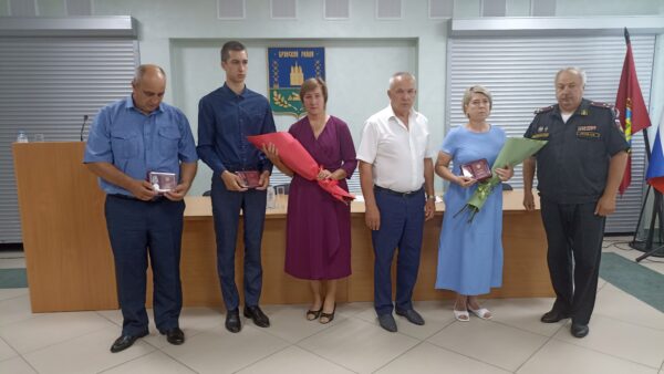 В Брянской области семьям героев СВО передали награды