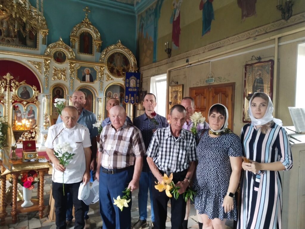 Получатели социальных услуг Навлинского психоневрологического интерната посетили храм в честь Казанской иконы Божией Матери