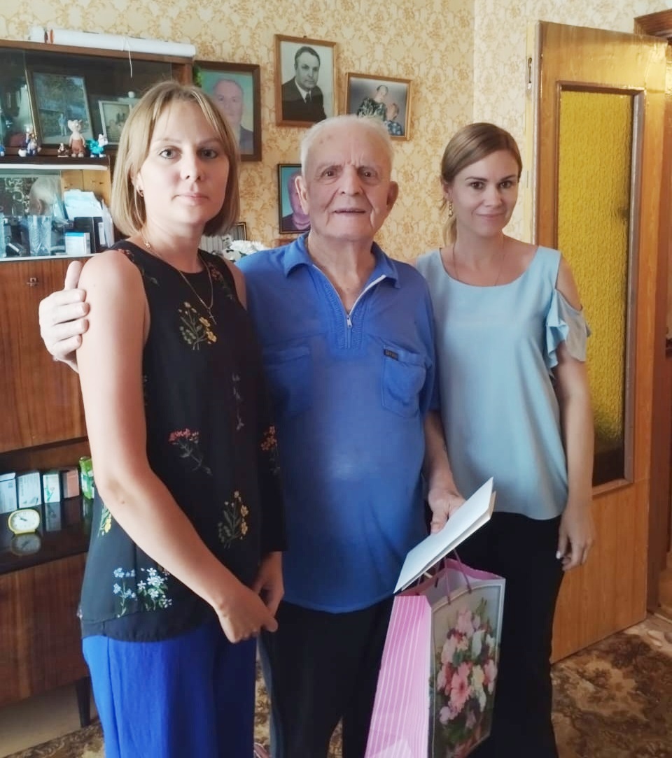 Анатолия Петровича Попова из Навли поздравили с 95-летием