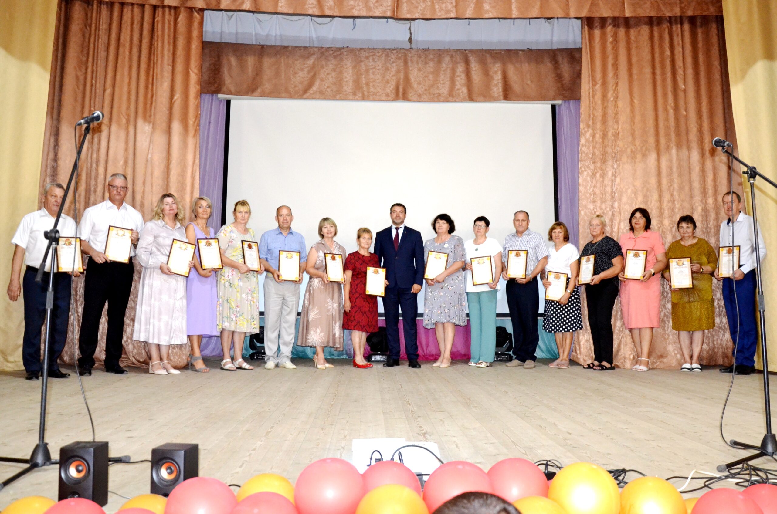 В Навле состоялась  ежегодная августовская педагогическая конференция