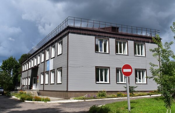 На Брянщине продолжается ремонт Клетнянской ДШИ