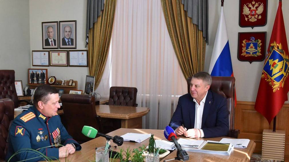 Брянский губернатор Александр Богомаз встретился с участником программы «Время героев»