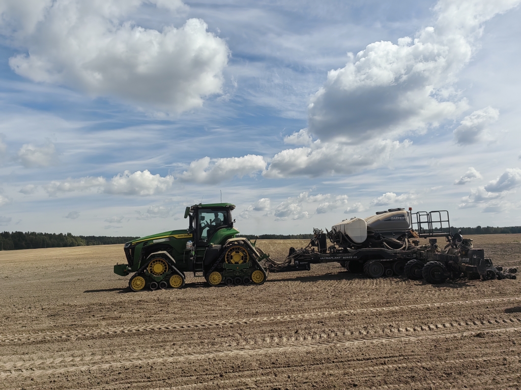 В Навлинском районе идет сев озимого рапса