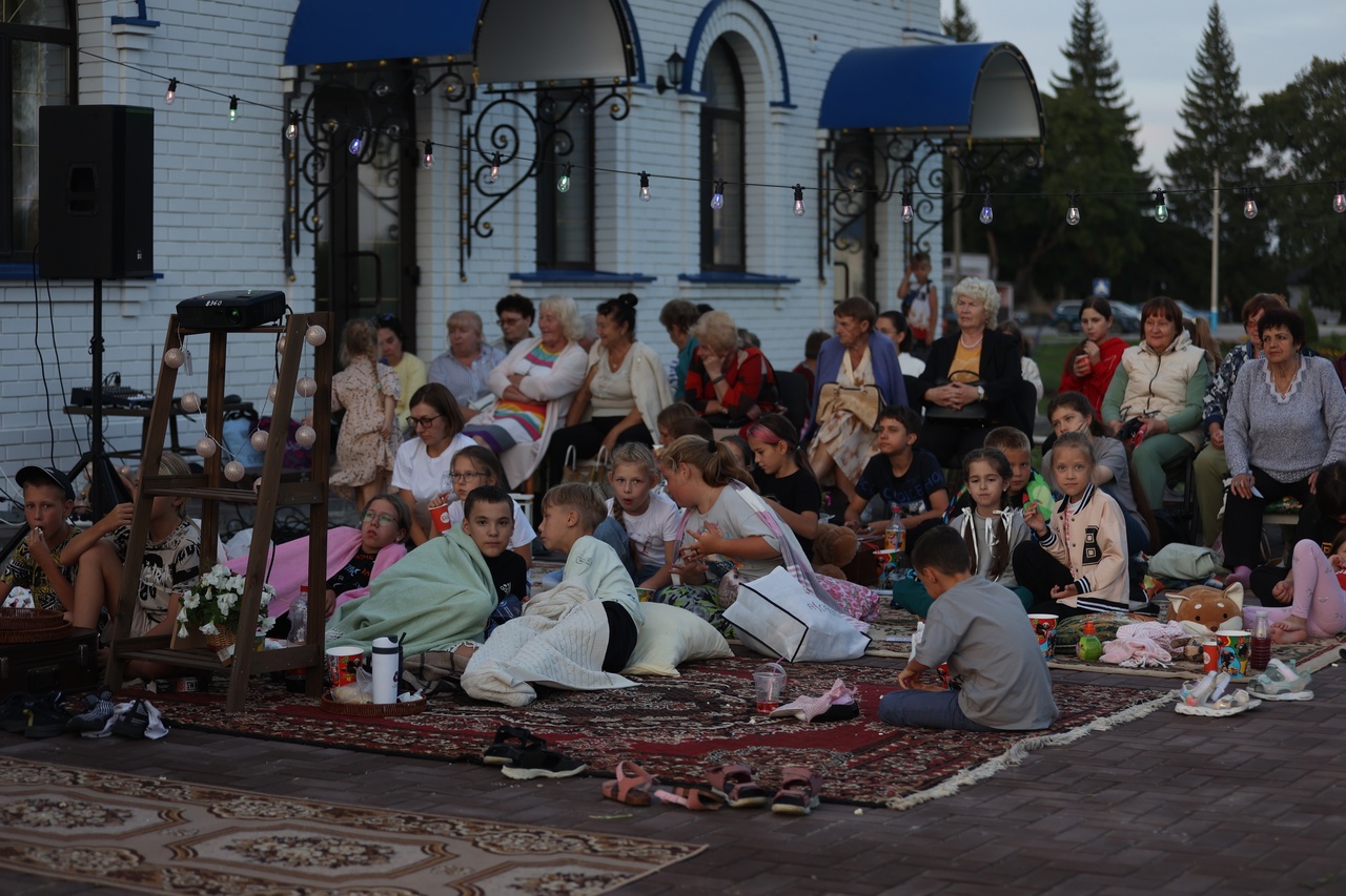 В Навлинском районе прошел киносеанс под открытым небом