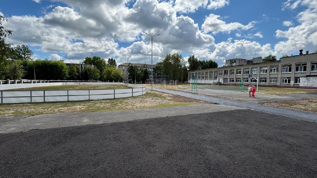 В Брянске в школах Бежицкого района ведутся строительные работы