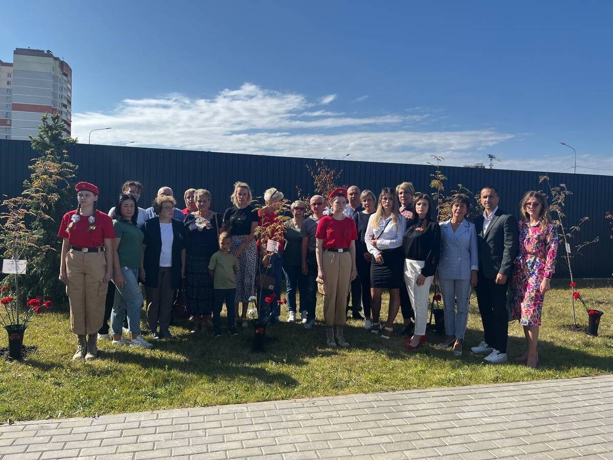 В Брянске на «Аллее Героев» состоялась акция памяти погибших героев