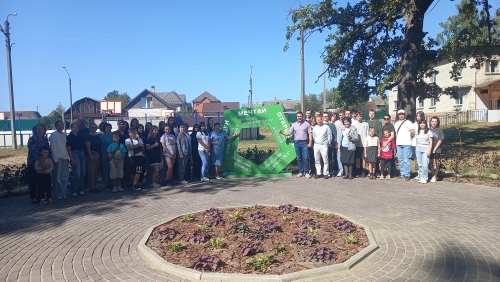 В Навле открыли новый арт-объект – «Аллею выпускников»