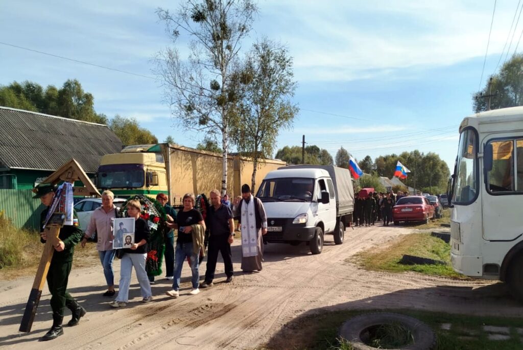 В Навле простились с воином Сергеем Щевелевым, погибшим в ходе СВО