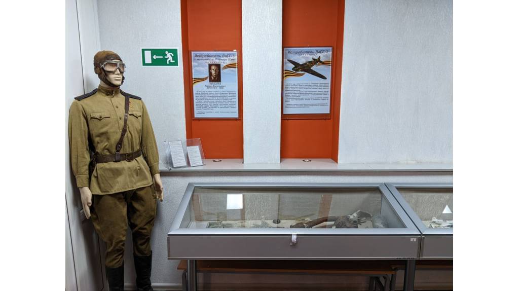 В Хацуни начала работу выставка «Защитники неба Брянщины» (0+)