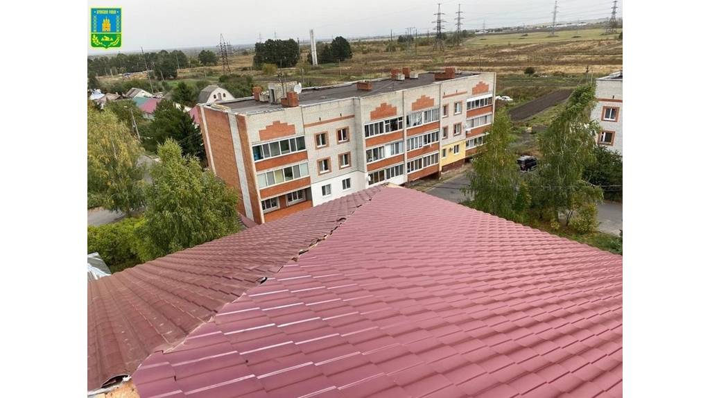 В больнице Брянска ремонтируют крышу