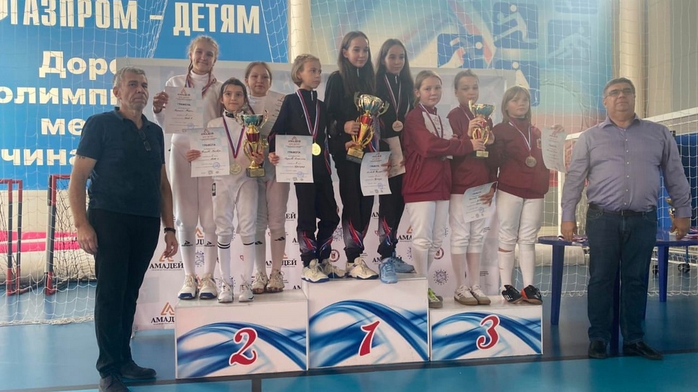 Юные фехтовальщицы достойно представили Брянщину на межрегиональных соревнованиях