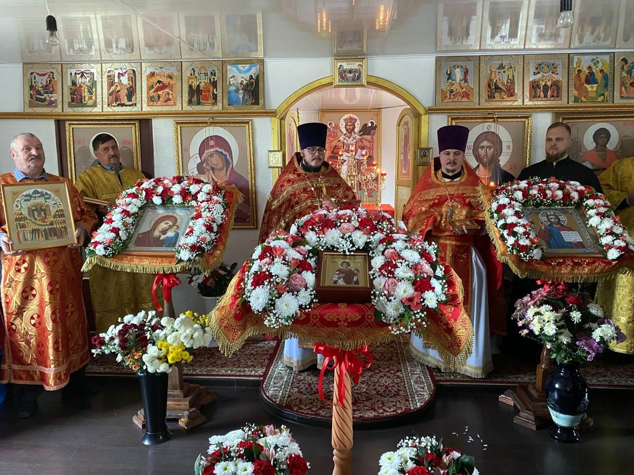 Первая Божественная литургия состоялась в Клюковенском храме святого мученика Трифона Навлинского благочиния