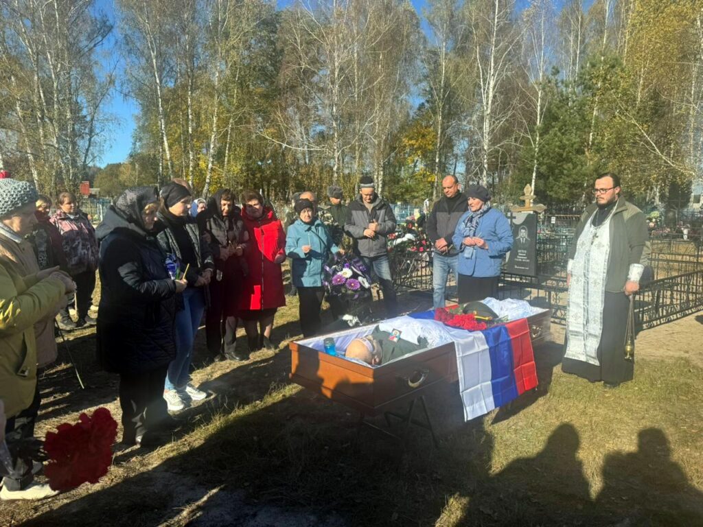 В Навлинском благочинии простились с военнослужащим ВС РФ, участником СВО Чичериным Олегом Александровичем