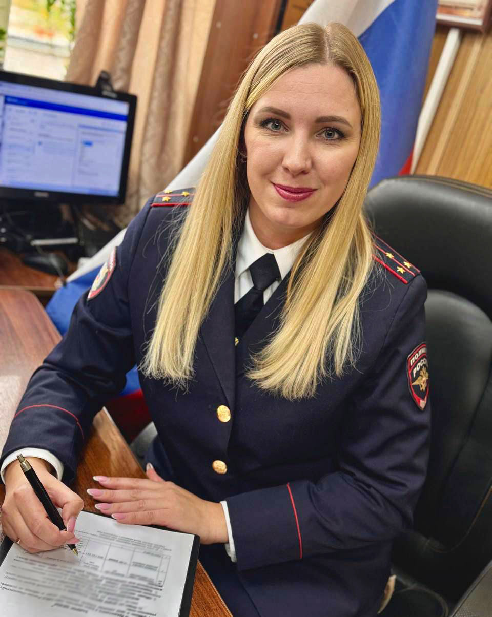 Сотрудники Навлинского отдела внутренних дел отмечают профессиональный праздник