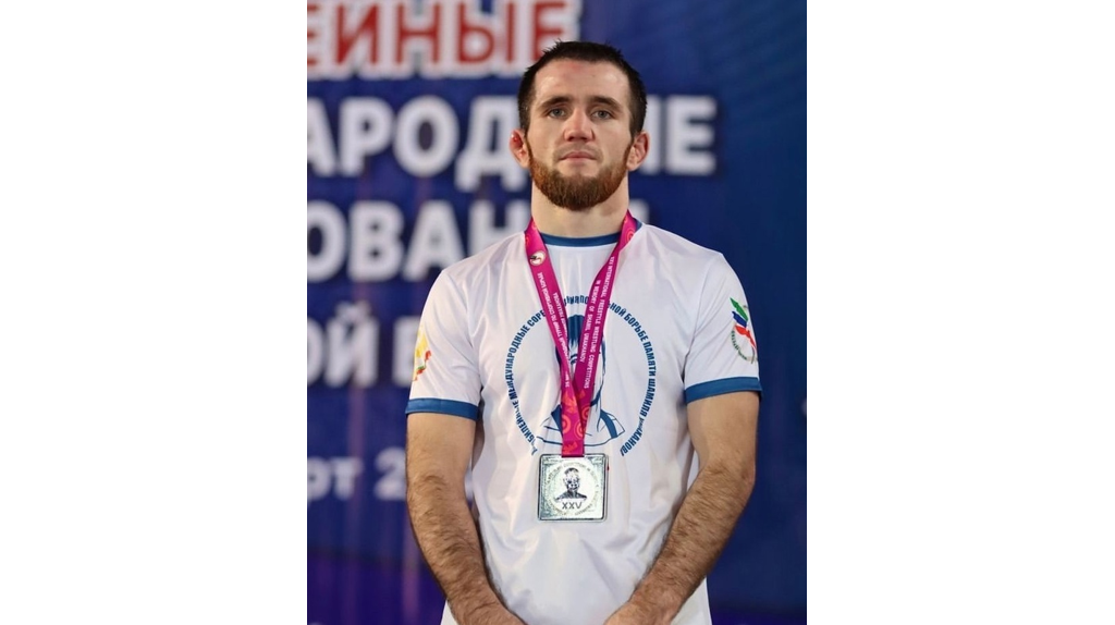 Брянский спортсмен Магомед Себединов стал серебряным призером турнира по вольной борьбе