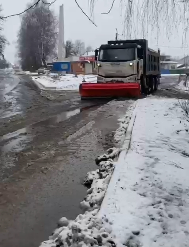 В Навлинском районе продолжают устранять последствия непогоды