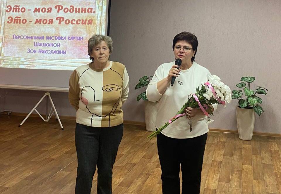 В Навлинской межпоселенческой библиотеке открылась выставка «Красота лечит души»  (0+)