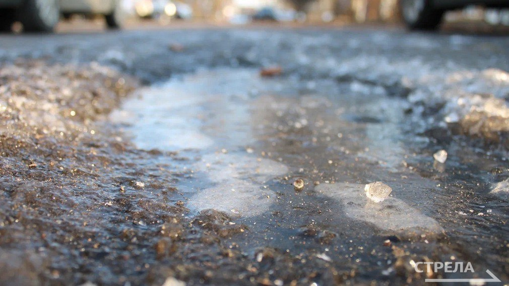 Для борьбы с гололедом в Брянске заготовлено 32 тысячи кубометров песко-соляной смеси