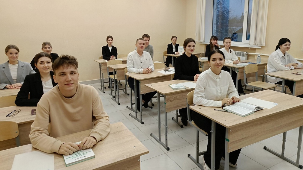 Брянские выпускники писали итоговое сочинение