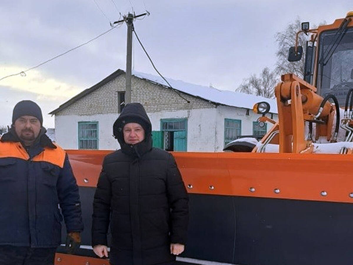 В Брянской области комаричским коммунальщикам приобрели новый снеговой отвал