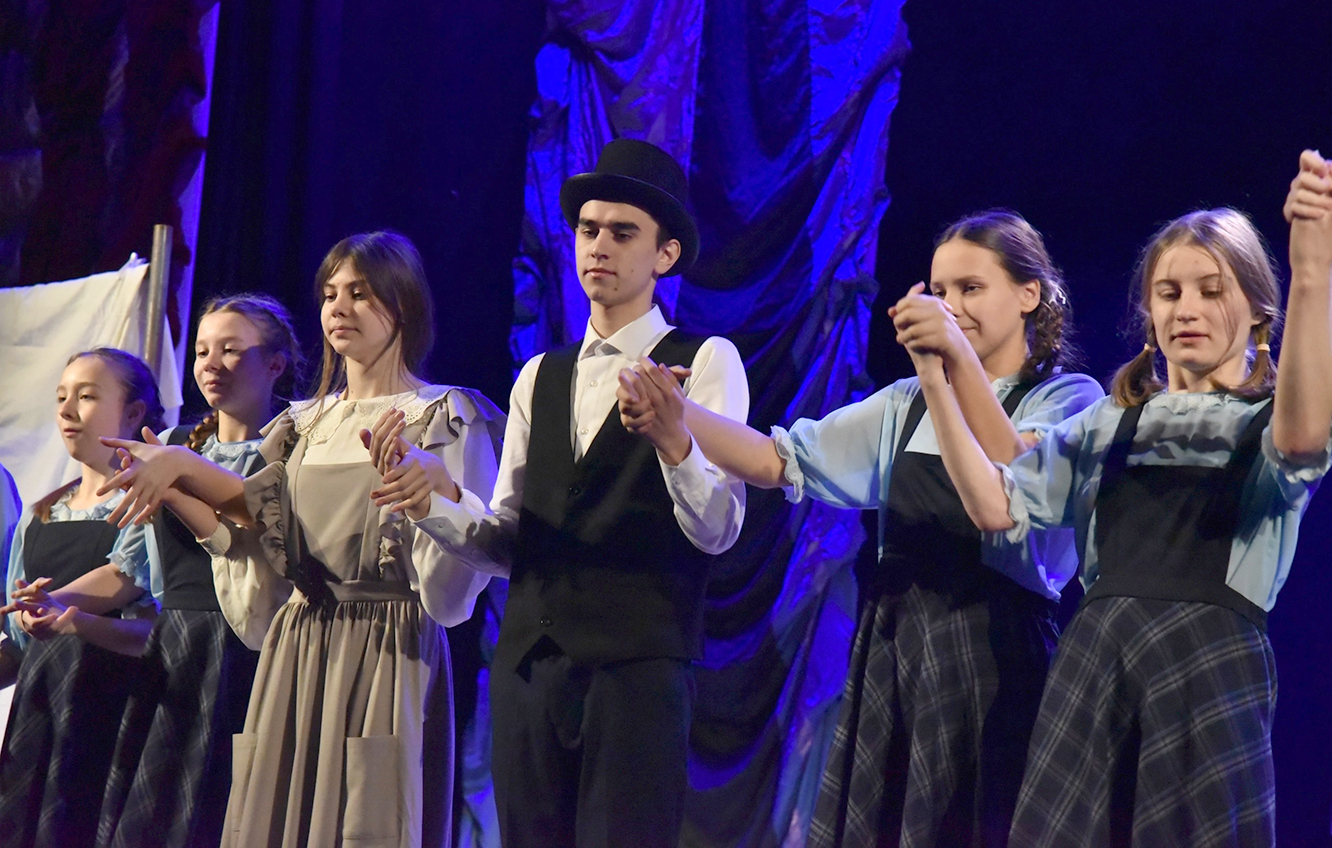 Навлинский гимназический школьный театр «СВЕТ» — обладатель Гран-при фестиваля