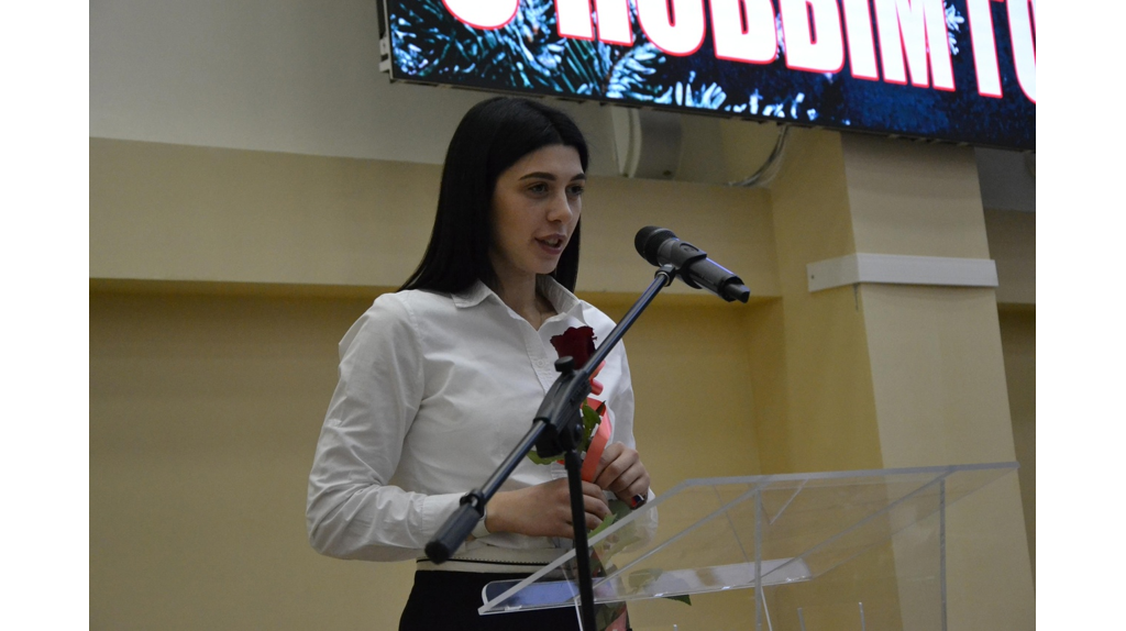 Брянскому тренеру по боксу вручили ключи от квартиры