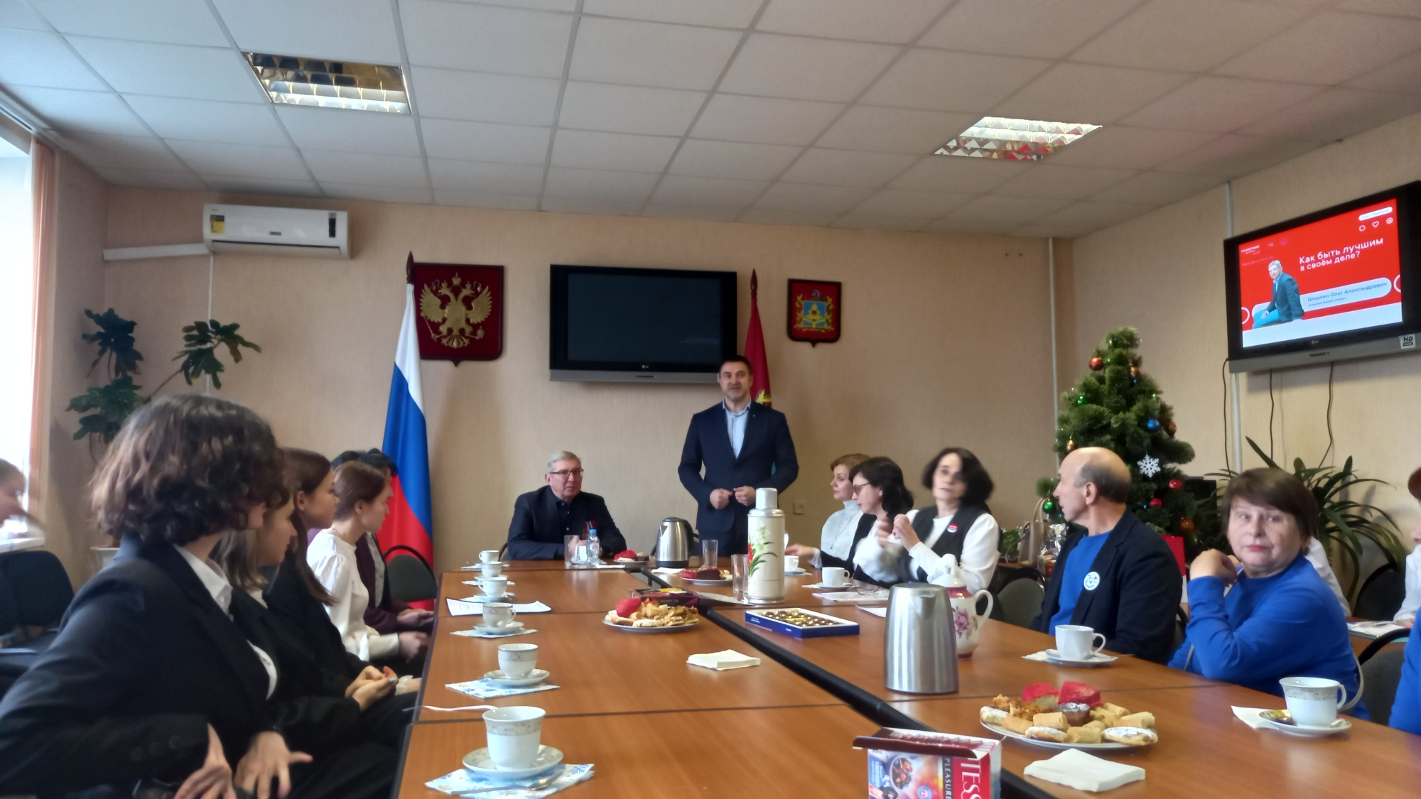 В Навле состоялась встреча со специальным корреспондентом Первого канала Олегом Шишкиным