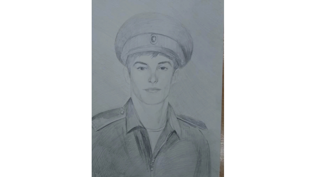 Юные художницы из Брянска нарисовали портреты воинов СВО