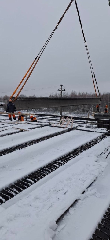 В брянской Унече ремонтируют проходящий над железнодорожными путями путепровод