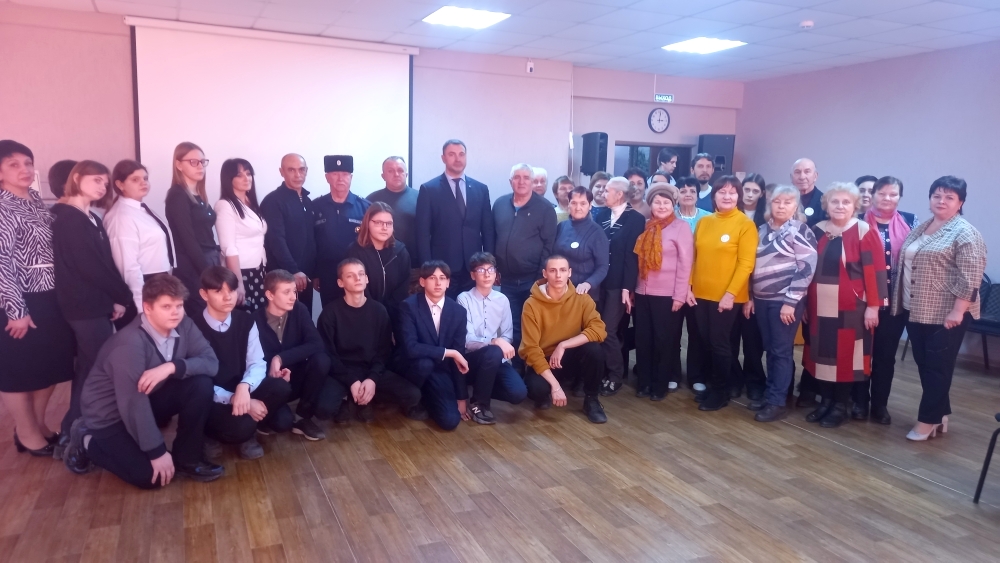 В рамках месячника оборонно-массовой работы и патриотического воспитания состоялась встреча с атаманом Брянского отдельского казачьего общества Василием Игруневым