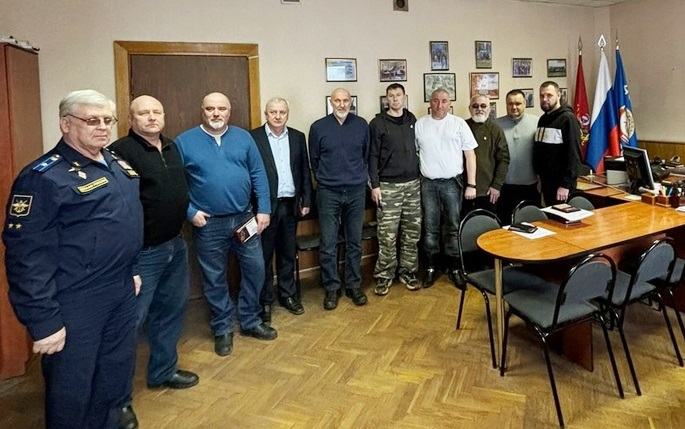 Навлинских поисковиков отметили грамотами и наградами