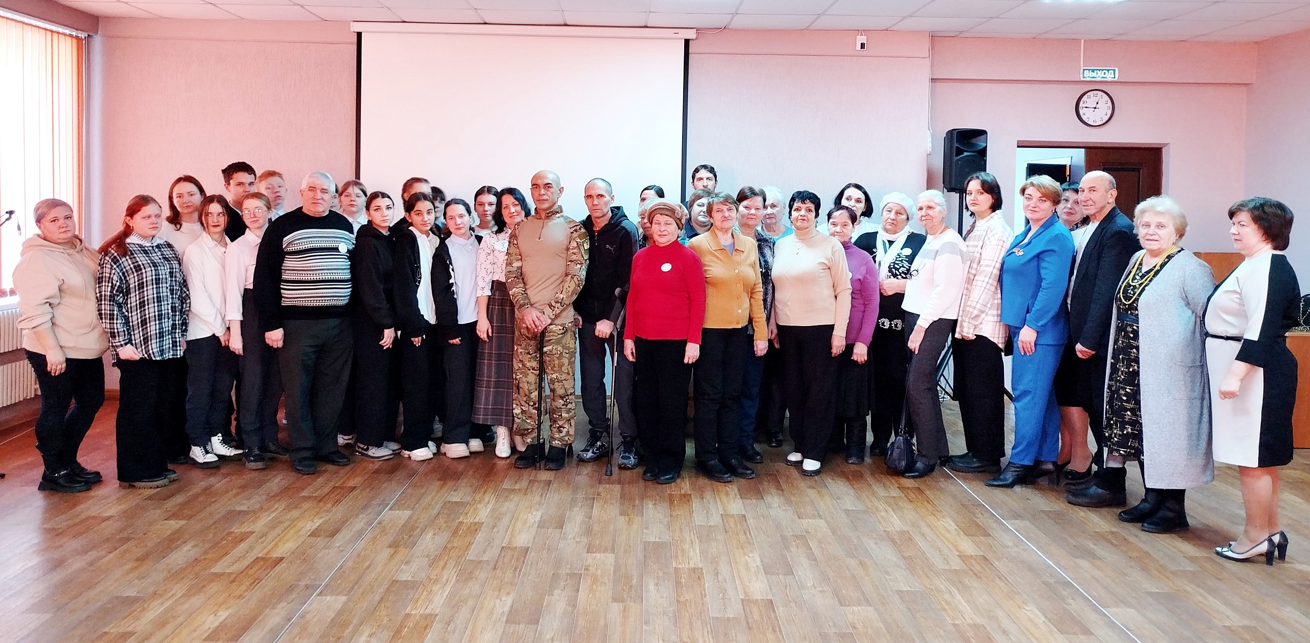 В Навлинской межпоселенческой библиотеке прошло мероприятие “Za Россию!”