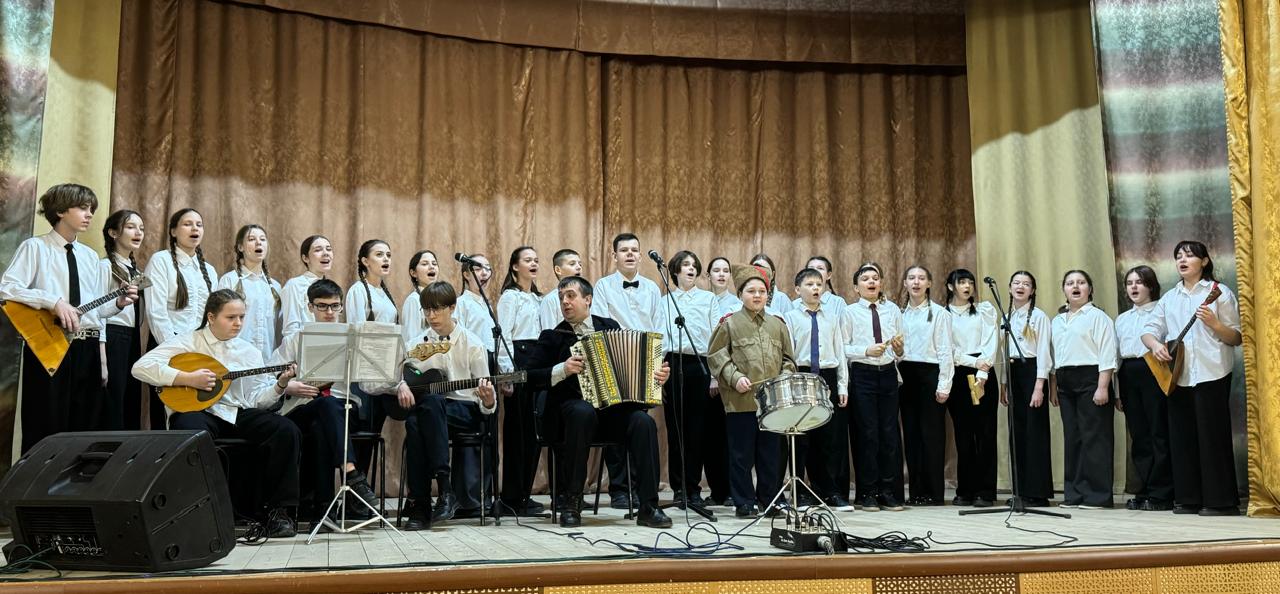 На базе Навлинского РДК прошел муниципальный этап регионального конкурса патриотической песни «Пою моё Отечество»