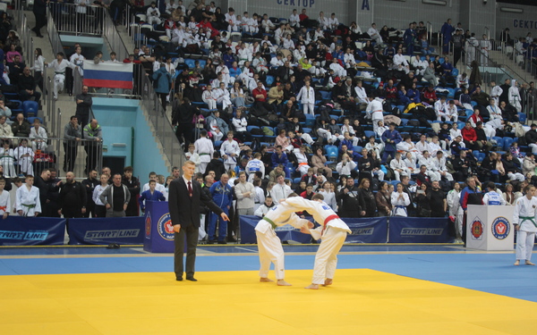 В брянском Дворце единоборств  состоялся турнир по дзюдо памяти заслуженного мастера спорта Валерия Дивисенко