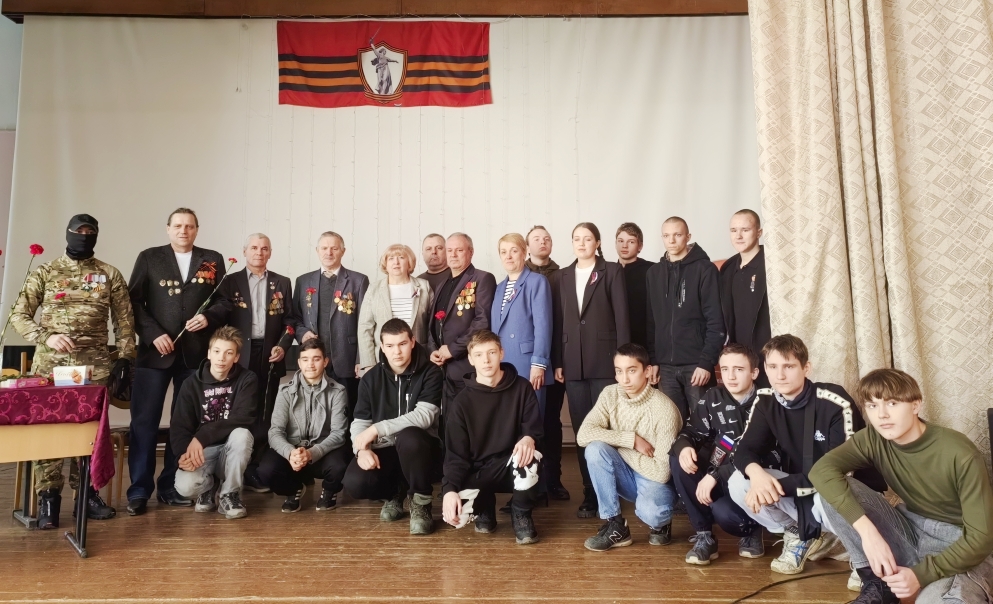 В навлинском техникуме прошло мероприятие «Живая память»