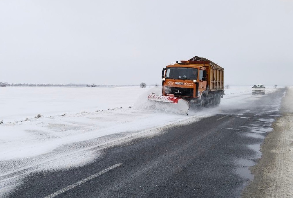 На уборке снега в Брянской области задействованы 247 единиц спецтехники