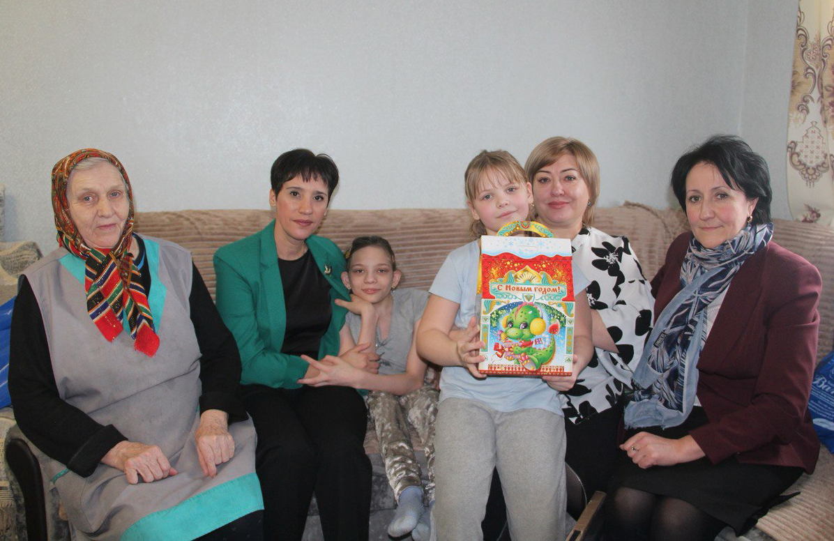 В Навле посетили семьи, в которых живут дети с паллиативным статусом