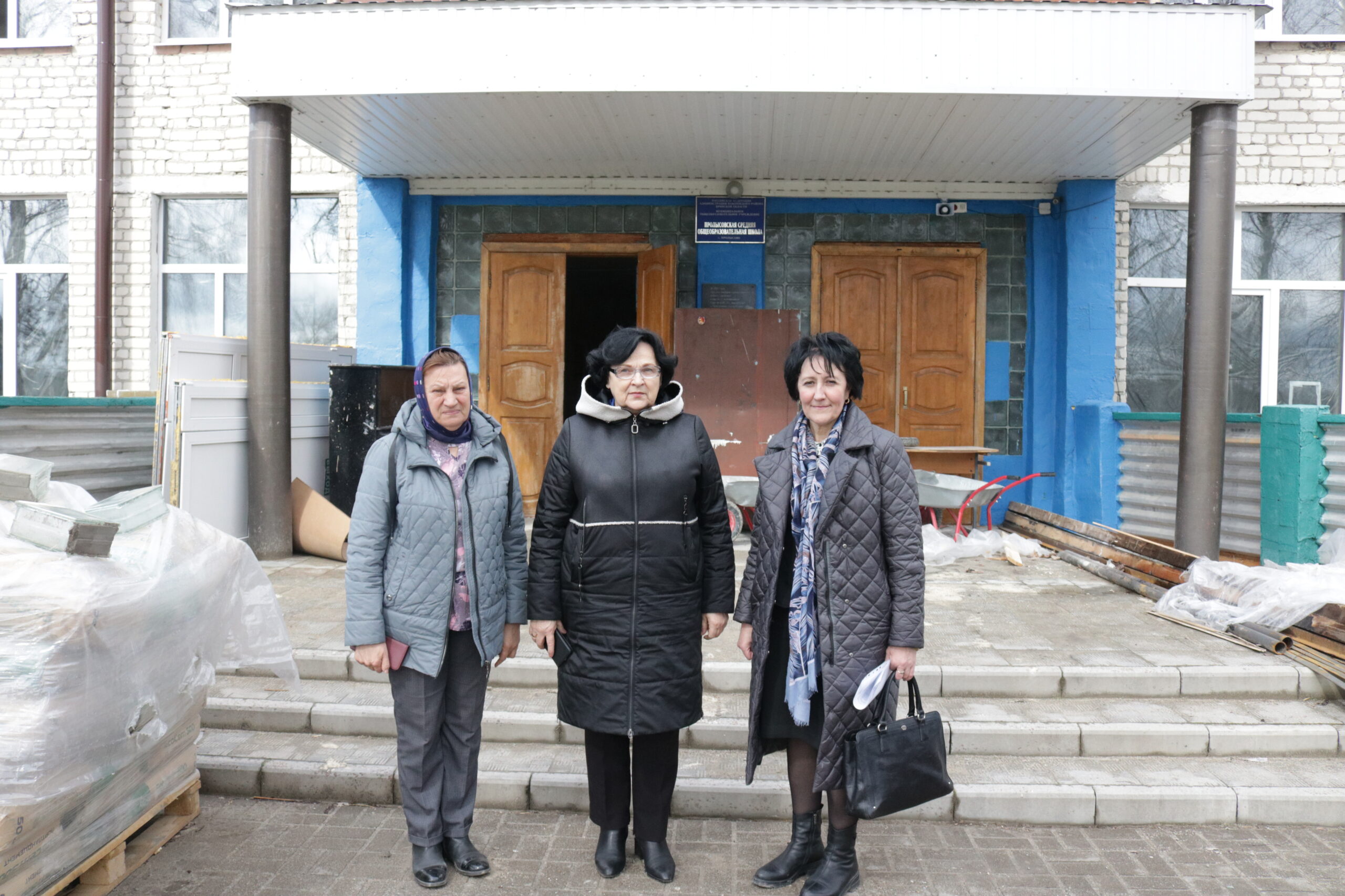 Ход ремонтных работ в Пролысовской школе проинспектировала председатель комитета Брянской областной Думы по образованию, науке, культуре и СМИ Людмила Журавлева