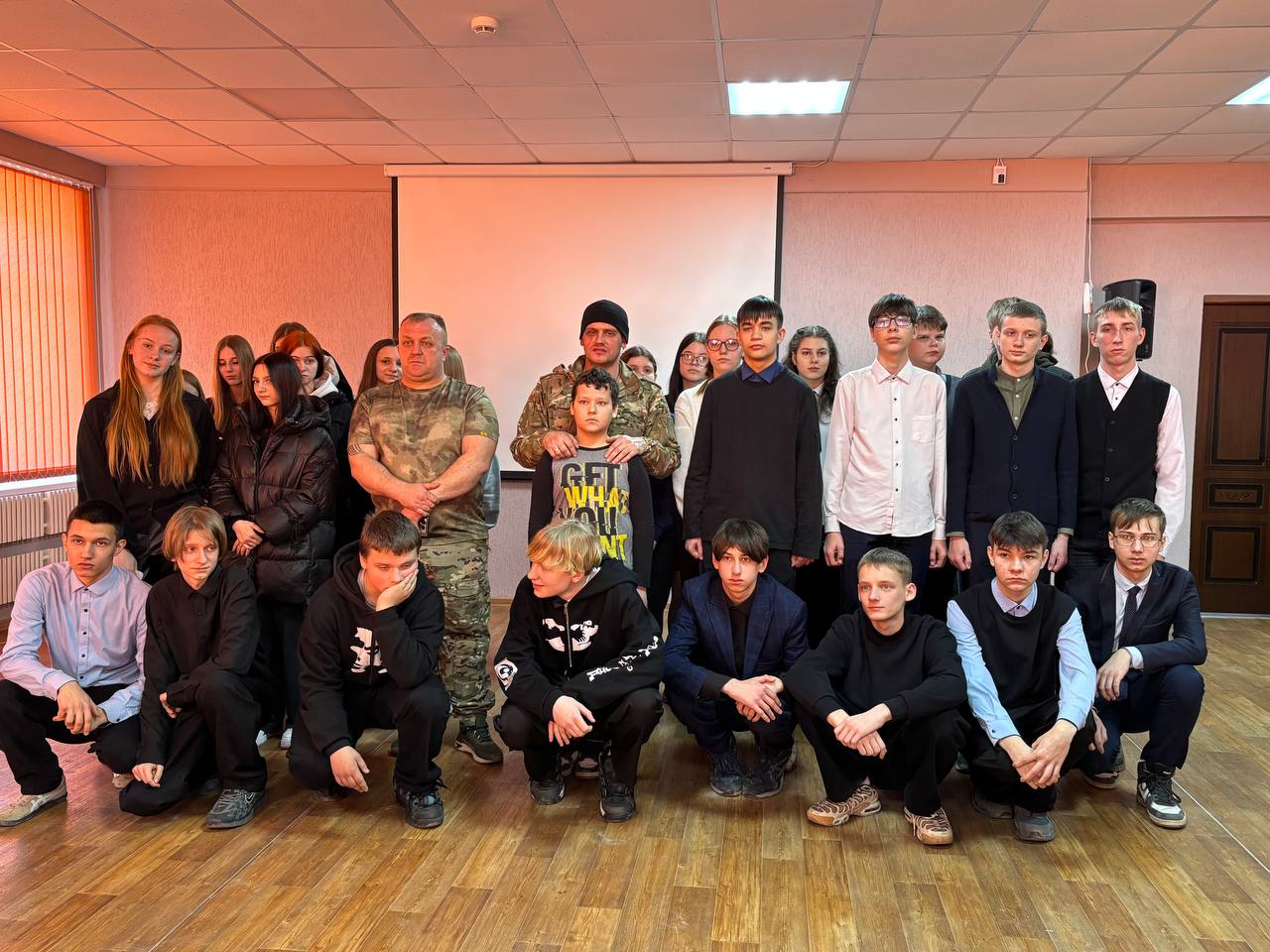 В Навлинской межпоселенческой библиотеке состоялась встреча с участниками специальной военной операции