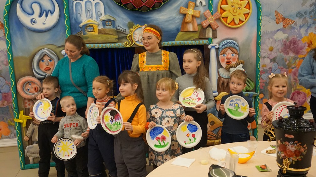 «Масленичный разгуляй» прошел в Брянском областном театре кукол