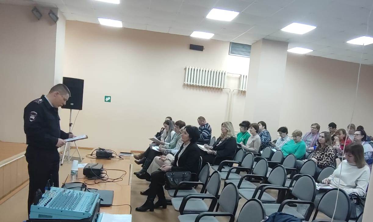 Госавтоинспекцией и органами образования проведены встречи, направленные на предупреждение ДТП с участием школьных автобусов