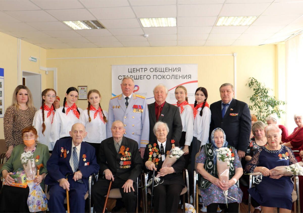 В брянском Стародубе ветеранам вручили юбилейные медали в честь 80-летия Победы