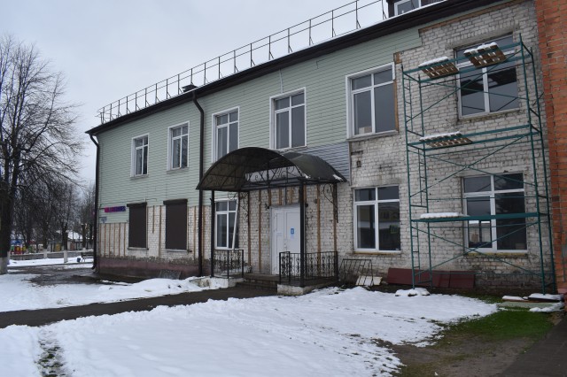 В Клетне продолжается капремонт межпоселенческой библиотеки