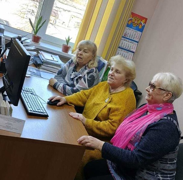 В комплексном центре Навлинского района прошло  занятие по финансовой грамотности для участников клуба «Активное долголетие»