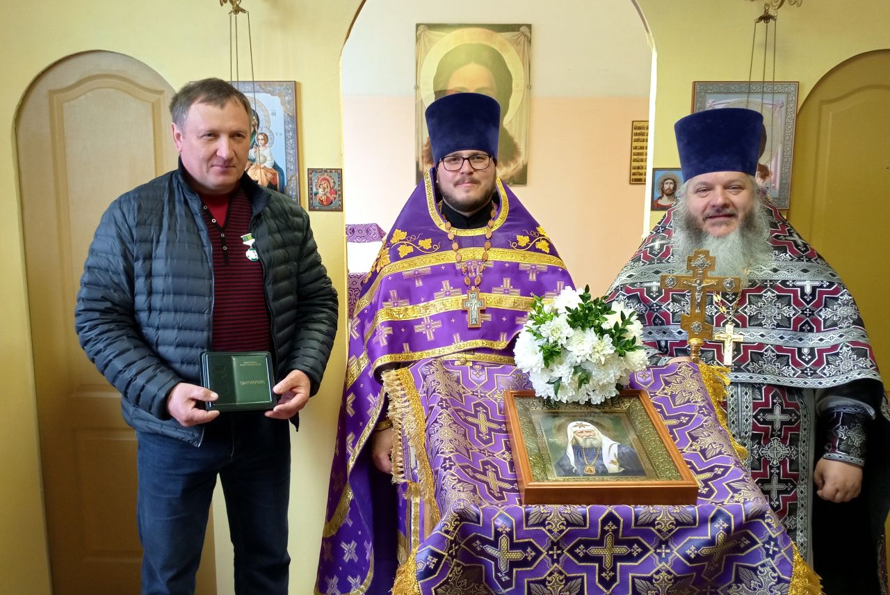 В день 100-летия блаженной кончины Святейшего Патриарха Тихона благочинный Навлинского церковного округа совершил первую почти за 100 лет Литургию в селе Рёвны