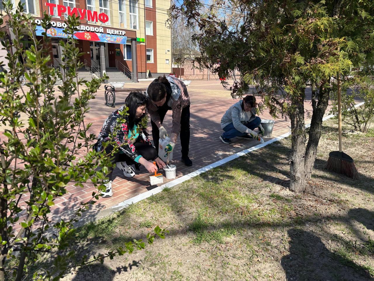 Навлинцы вышли на субботник